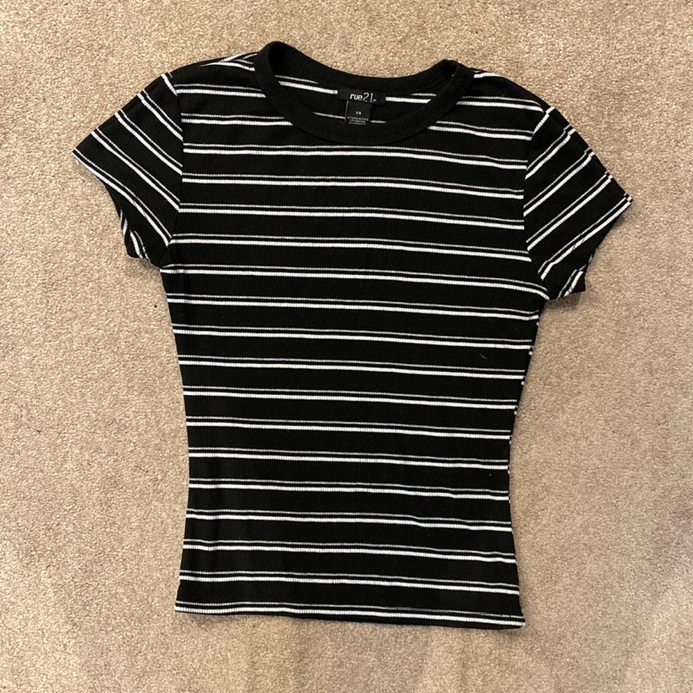 Rue 21 baby tee. Size xs